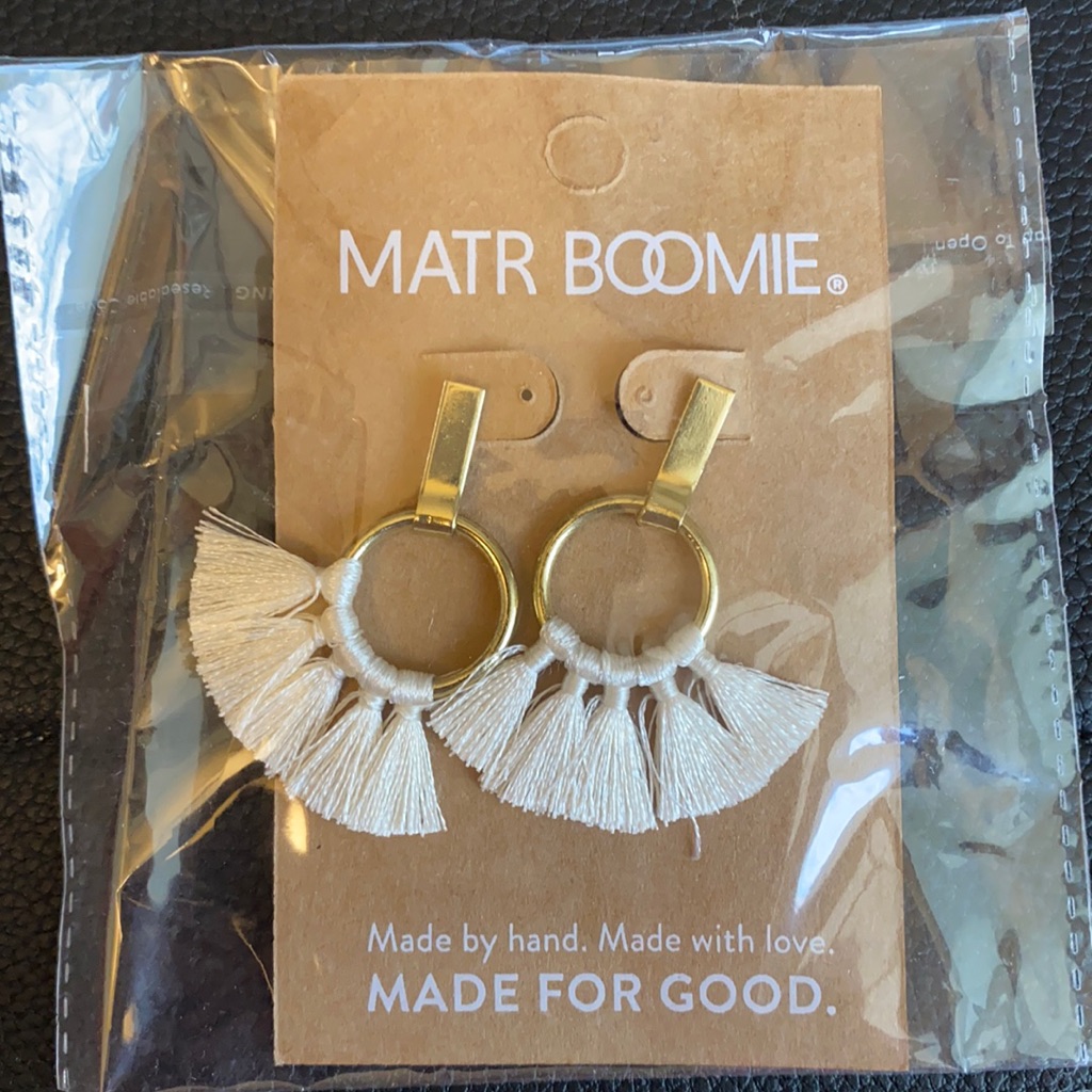 Matr Broomie Hand Made Earrings - Nwt 7$